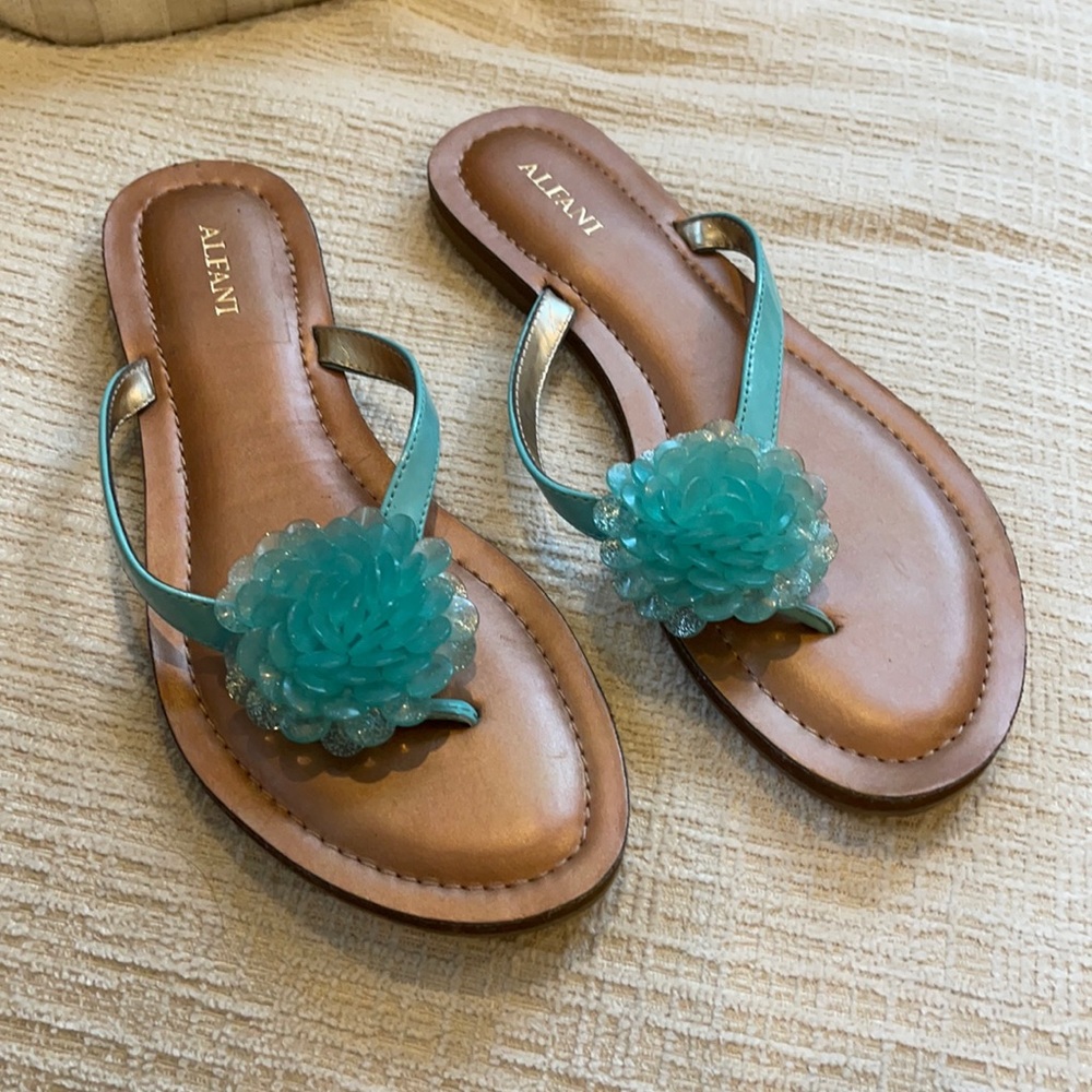 NWT Women’s Sandals